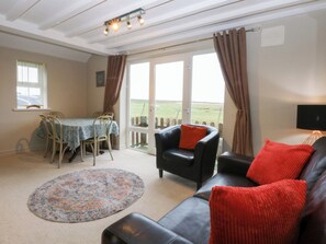 Cottage | Living area - Oak Cottage (Caernarfon)