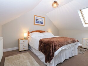 Cottage | 3 bedrooms, individually decorated, individually furnished, free WiFi