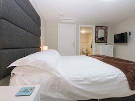 Cottage | 3 bedrooms, individually decorated, individually furnished, free WiFi