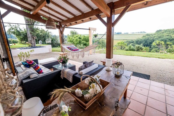 Outdoor dining - L'Écrin du Puech - Pool & SPA - Gym room (Teillet)