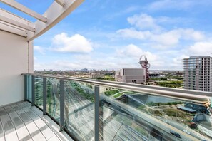 Apartment | Property grounds - Penthouse 2-bed Apartment in The Heart Of E15 (London)