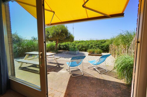 Luxe vacation home by the sea in Holland.  Callantsoog apartment for 4 persons.