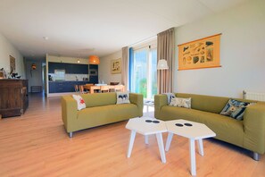 TV - Luxe vacation home by the sea in Holland. Callantsoog apartment for 4 persons. (Callantsoog)