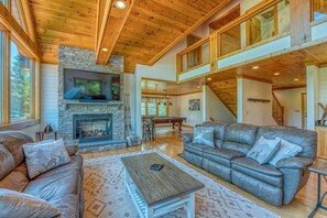 تلفزيون، مدفأة، ألعاب فيديو