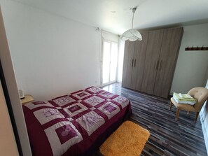 3 bedrooms, WiFi, bed sheets - New Comfort Lodge (Vacallo)