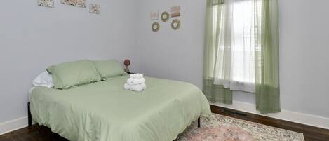 2 chambres, bureau, fer et planche à repasser, Wi-Fi gratuit