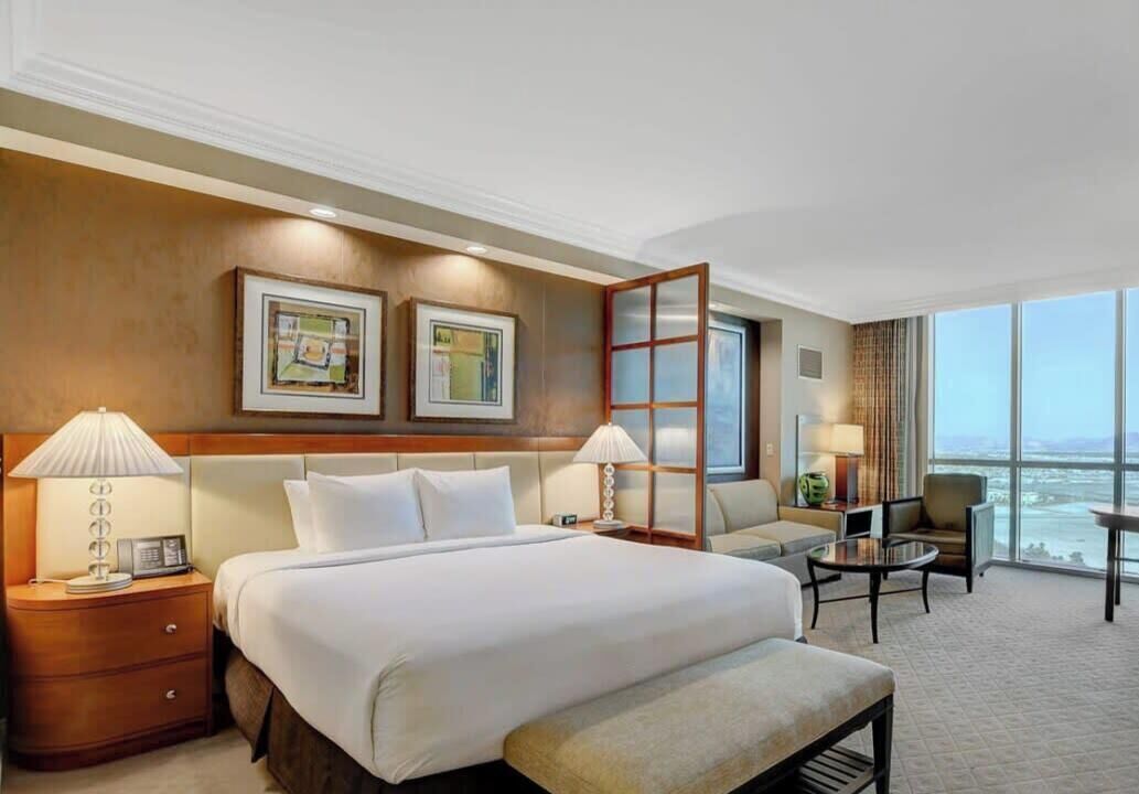 Bureau, fer et planche à repasser, Wi-Fi gratuit, draps fournis