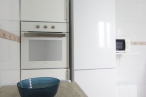 冰箱、微波炉、烤箱、茶具/咖啡用具