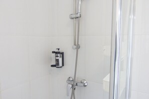 Shower, hair dryer, bidet - RentalSevilla Sleeping in the Jewish quarter of Seville (Sevilla)