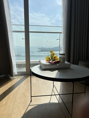 Interior - Lovely homestay on 29th floor, beautiful sea view, full equipped,3 mins to beach (Thành phố Hạ Long)