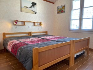 2 bedrooms