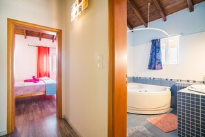 2 bedrooms, free WiFi, bed sheets, wheelchair access