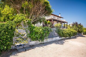 Exterior - Holiday Home 'Alexandra Homestay' with Sea View, Wi-Fi and Air Conditioning (Rhodes)