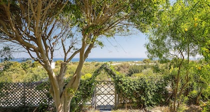 Holiday Home 'Alexandra Homestay' with Sea View, Wi-Fi and Air Conditioning