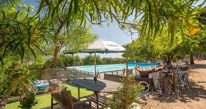 Holiday Home 'Alexandra Homestay' with Sea View, Wi-Fi and Air Conditioning