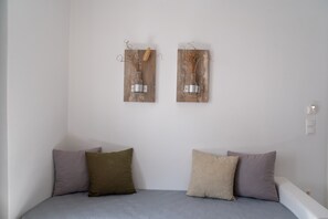 Interior - Studio Apartment 'Helmos Premium' with Wi-Fi and Air Conditioning (Naxos)