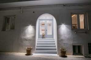 Exterior detail - Studio Apartment 'Helmos Premium' with Wi-Fi and Air Conditioning (Naxos)