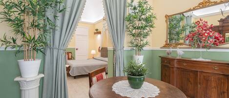 1 chambre, fer et planche à repasser, Wi-Fi gratuit, draps fournis