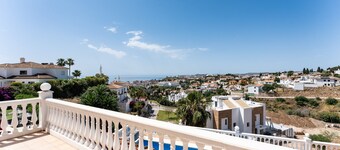 Villa 'Janina' with Sea View, Wi-Fi and Air Conditioning