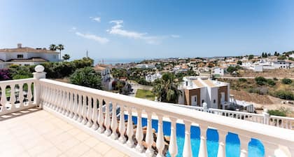 Villa 'Janina' with Sea View, Wi-Fi and Air Conditioning