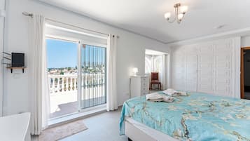 7 Schlafzimmer, Bügeleisen/Bügelbrett, kostenloses WLAN, Bettwäsche