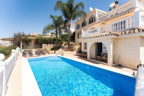 Villa 'Janina' with Sea View, Wi-Fi and Air Conditioning