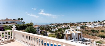 Villa 'Janina' with Sea View, Wi-Fi and Air Conditioning