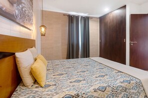 1 chambre, fer et planche Ă repasser, Wi-Fi gratuit, draps fournis
