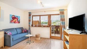 TV, tavolo da ping pong