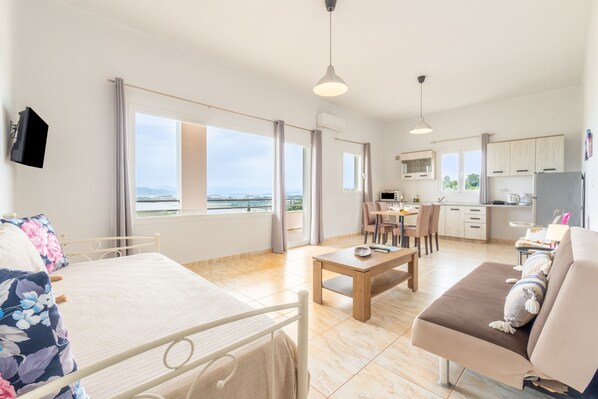 1 chambre, fer et planche Ă repasser, Wi-Fi gratuit, draps fournis