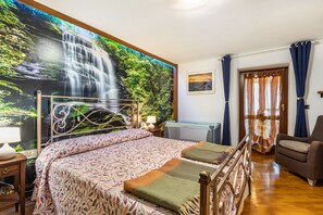 2 quartos, ferros/tábuas de passar roupa, Wi-Fi de cortesia