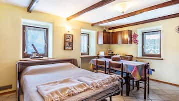 2 camere, ferro/asse da stiro, Wi-Fi gratuito, lenzuola