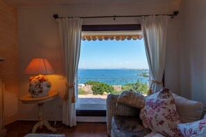 Interior - Villa 'Quercia' with Sea View, Private Pool and Air Conditioning (arzachena)