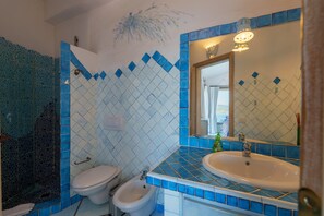 تجهيزات دش، مجففات شعر، مناشف