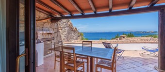 Villa 'Villetta Bomboniera' with sea view, private terrace and air conditioning