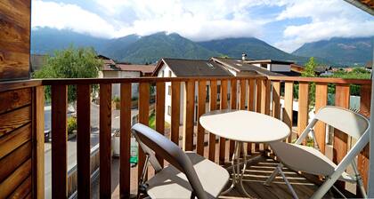 Ferienwohnung 'Wielander B West' mit Bergblick, Gemeinschaftsgarten und WLAN