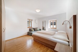 2 bedrooms, free WiFi, bed sheets - Apartment "Wielander A Ost" with Mountain View, Shared Garden & Wi-Fi (Laces)