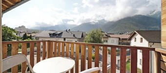 Appartement "Wielander A Ost" met uitzicht op de bergen, gedeelde tuin & Wi-Fi