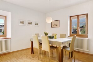 Dining - Apartment "Wielander A Ost" with Mountain View, Shared Garden & Wi-Fi (Laces)