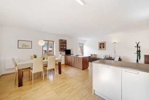 Ferienwohnung "Wielander A Ost" mit Bergblick, Gemeinschaftsgarten und WLAN