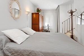 3 chambres, fer et planche à repasser, Wi-Fi gratuit, draps fournis