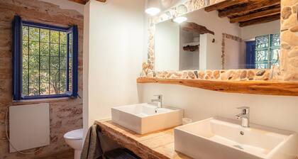 Country House 'Can Pep Martí' with Private Terrace, Shared Garden and Wi-Fi