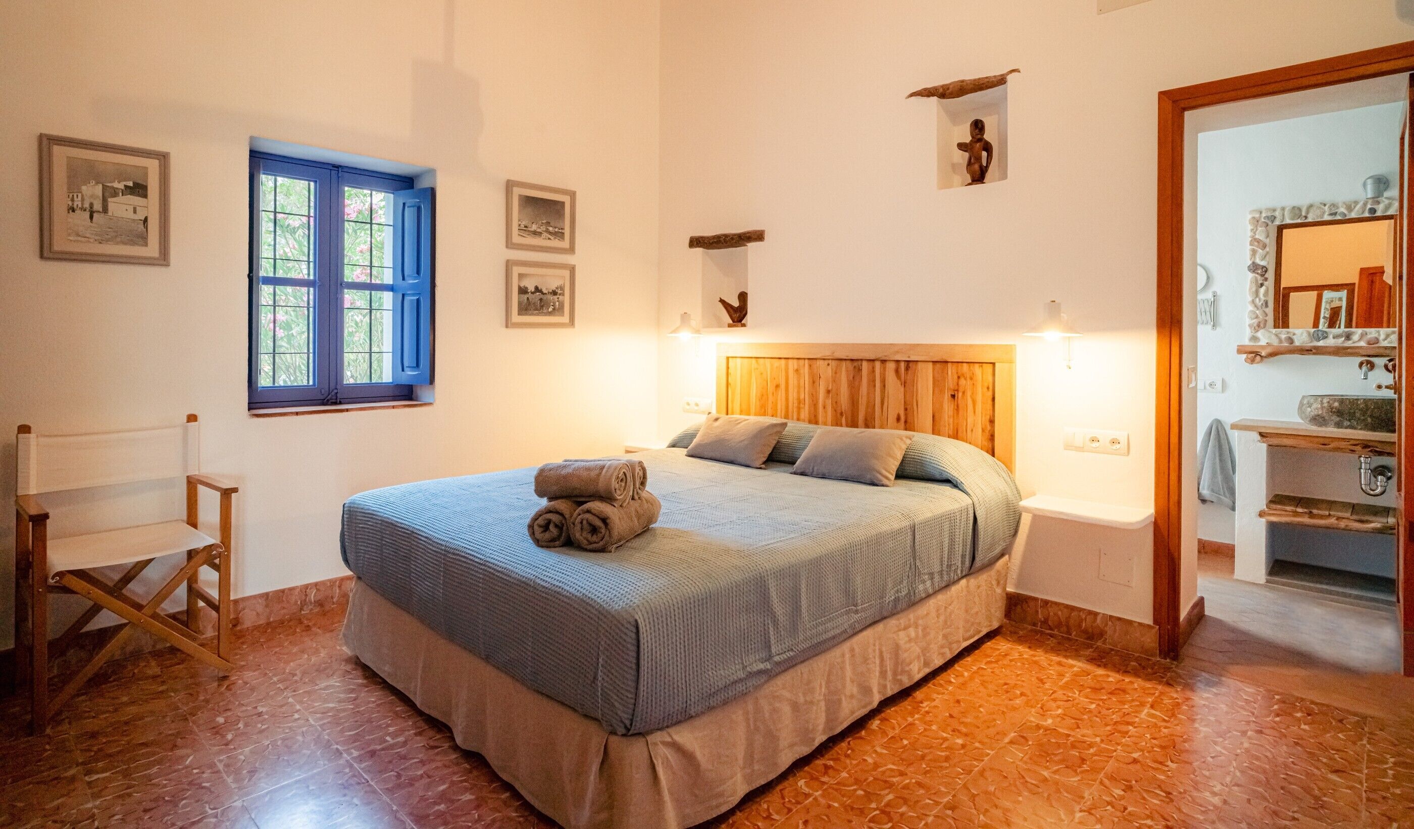 3 chambres, fer et planche à repasser, Wi-Fi gratuit, draps fournis