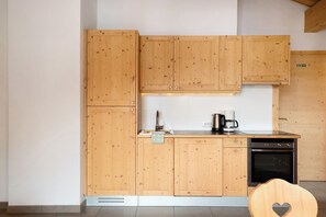 Kühlschrank, Ofen, Herdplatte, Geschirrspüler