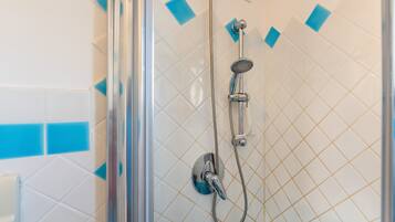 Shower, towels