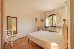 1 bedroom, bed sheets
