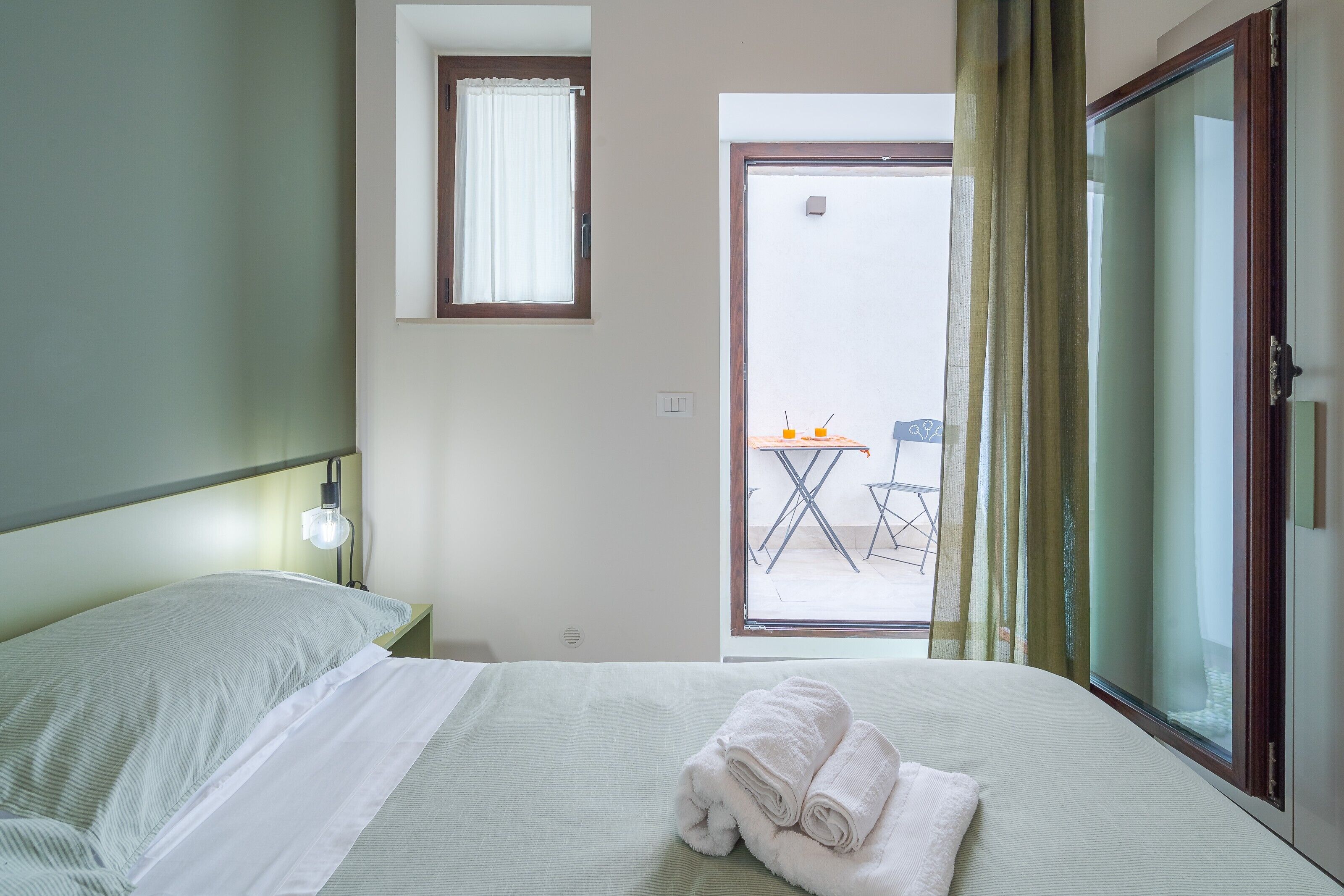 2 habitaciones, tabla de planchar con plancha y wifi gratis 