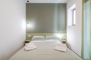 2 slaapkamers, een strijkplank/strijkijzer, gratis wifi, beddengoed