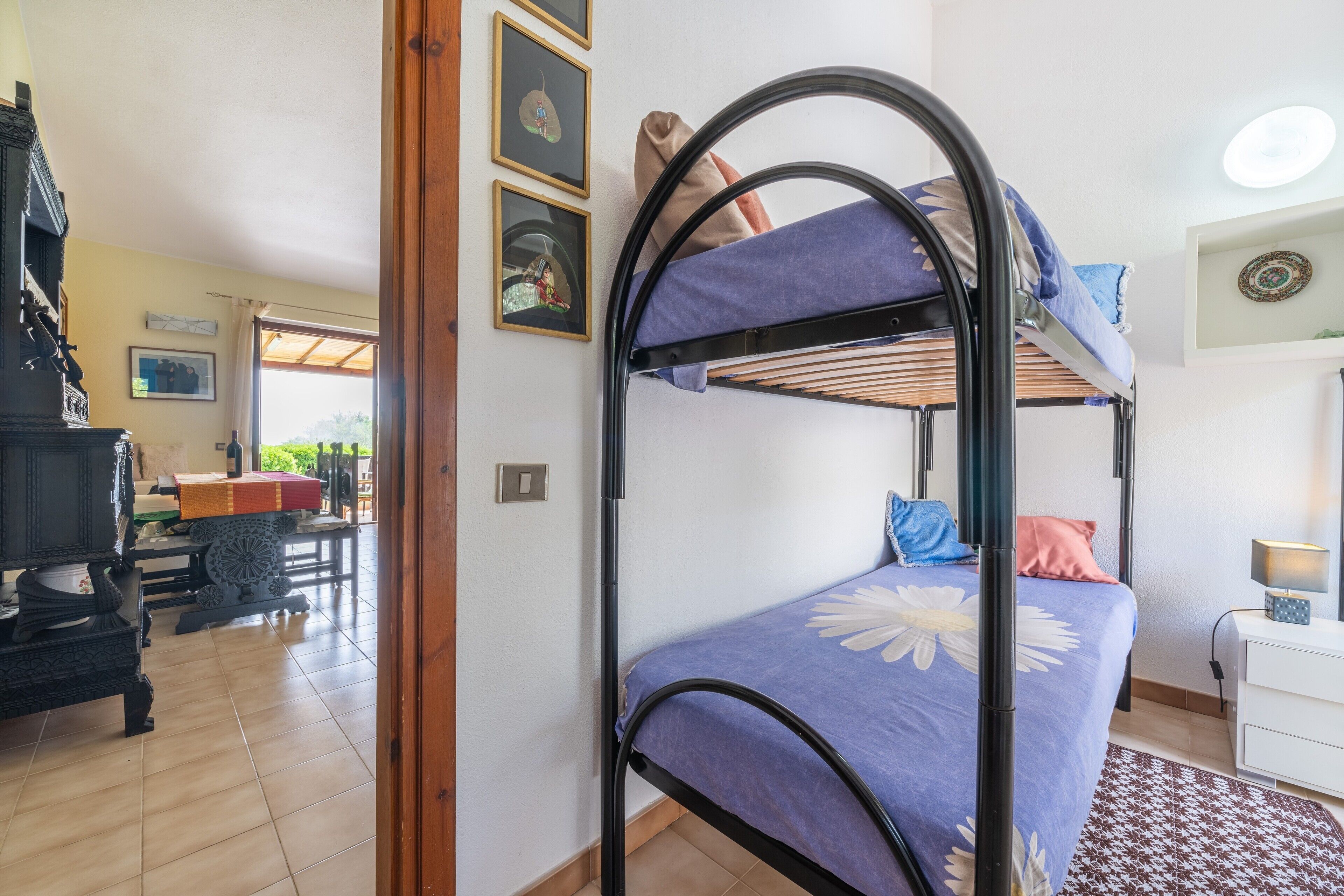 3 bedrooms, bed sheets