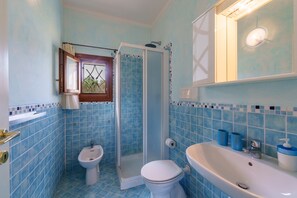 Shower, towels